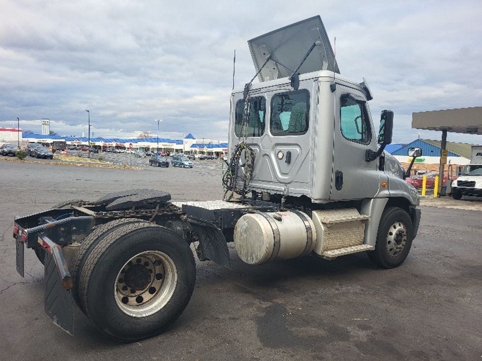 Day Cab Tractor-Heavy Duty Tractors-Freightliner-2018-Cascadia 12542ST-Allentown-PA-288,851\n\t\tmiles-$ 35,500 - Image 7
