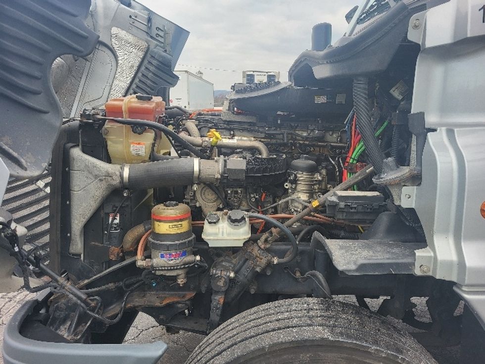 Day Cab Tractor-Heavy Duty Tractors-Freightliner-2018-Cascadia 12542ST-Allentown-PA-312,125\n\t\tmiles-$ 34,500 - Image 16