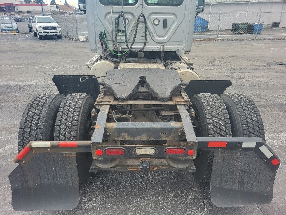 Day Cab Tractor-Heavy Duty Tractors-Freightliner-2018-Cascadia 12542ST-Allentown-PA-312,125\n\t\tmiles-$ 34,500 - Image 6