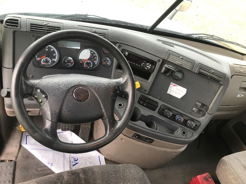 Day Cab Tractor-Heavy Duty Tractors-Freightliner-2018-Cascadia 12542ST-Allentown-PA-332,177\n\t\tmiles-$ 33,750 - Image 11