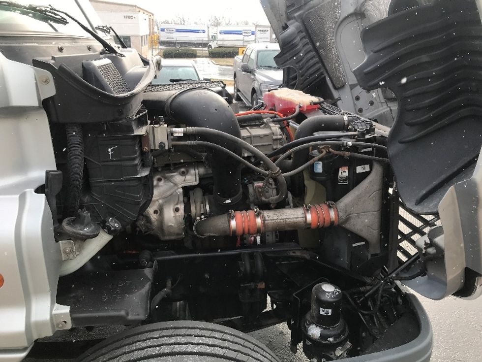 Day Cab Tractor-Heavy Duty Tractors-Freightliner-2018-Cascadia 12542ST-Allentown-PA-332,177\n\t\tmiles-$ 33,750 - Image 15