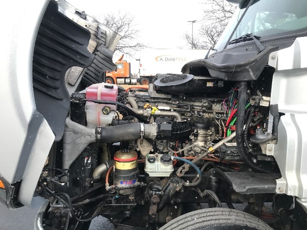 Day Cab Tractor-Heavy Duty Tractors-Freightliner-2018-Cascadia 12542ST-Allentown-PA-332,177\n\t\tmiles-$ 33,750 - Image 16