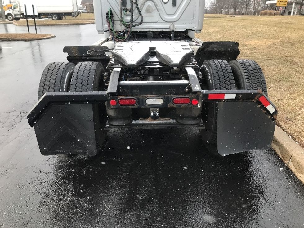 Day Cab Tractor-Heavy Duty Tractors-Freightliner-2018-Cascadia 12542ST-Allentown-PA-332,177\n\t\tmiles-$ 33,750 - Image 19