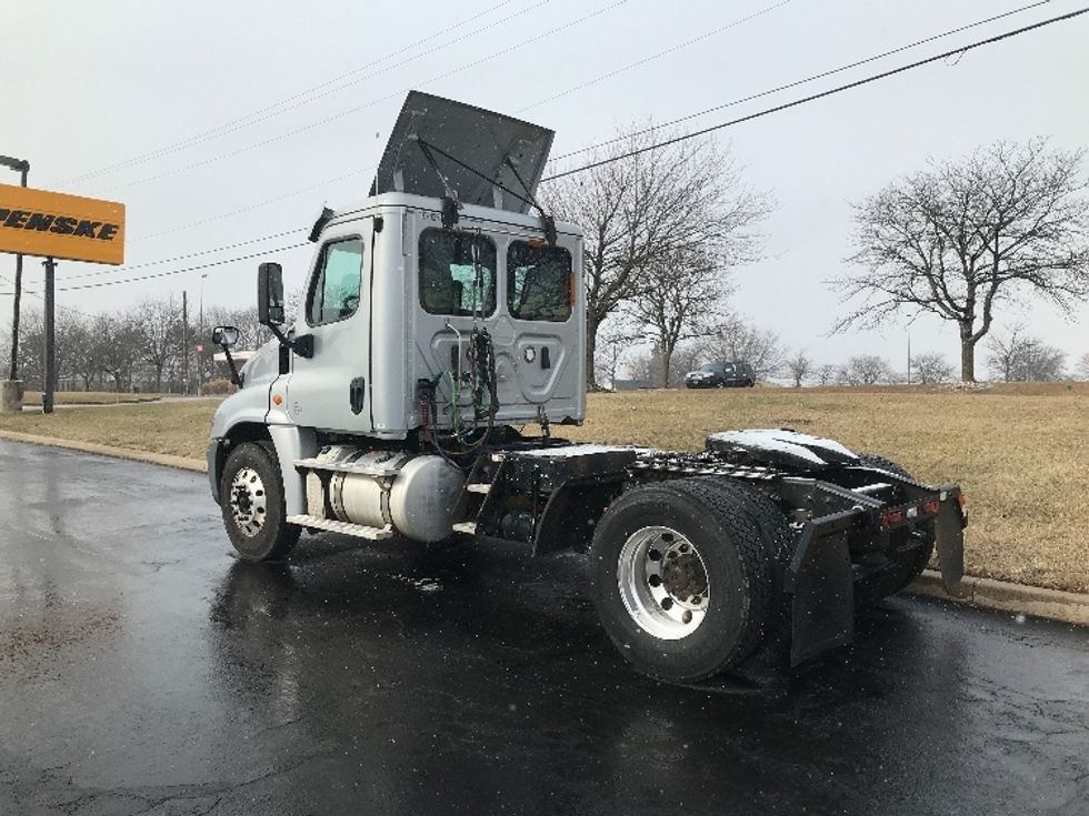 Day Cab Tractor-Heavy Duty Tractors-Freightliner-2018-Cascadia 12542ST-Allentown-PA-332,177\n\t\tmiles-$ 33,750 - Image 5