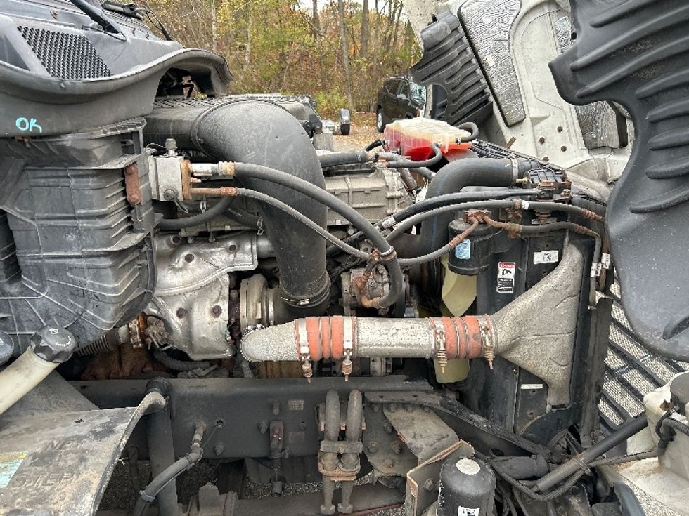 Day Cab Tractor-Heavy Duty Tractors-Freightliner-2018-Cascadia 12542ST-Braintree-MA-358,193\n\t\tmiles-$ 28,250 - Image 15