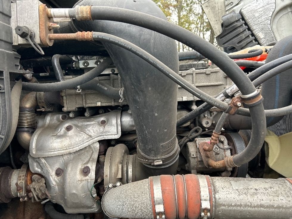 Day Cab Tractor-Heavy Duty Tractors-Freightliner-2018-Cascadia 12542ST-Braintree-MA-358,193\n\t\tmiles-$ 28,250 - Image 17