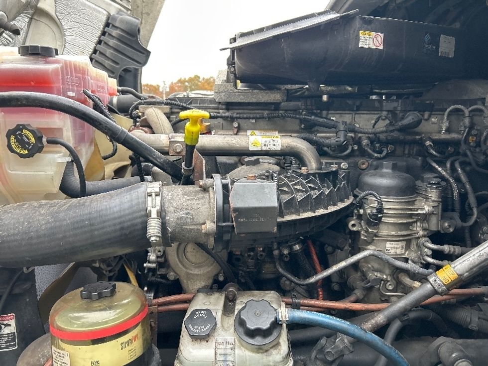 Day Cab Tractor-Heavy Duty Tractors-Freightliner-2018-Cascadia 12542ST-Braintree-MA-358,193\n\t\tmiles-$ 28,250 - Image 18