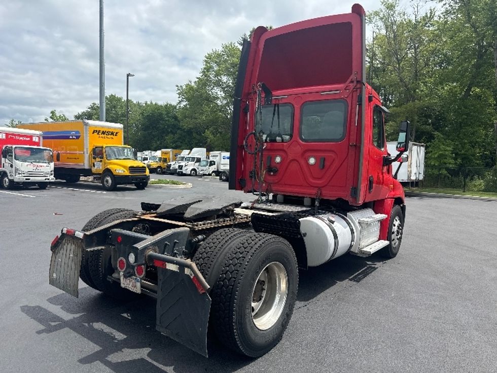 Day Cab Tractor-Heavy Duty Tractors-Freightliner-2018-Cascadia 12542ST-Cranbury-NJ-353,071\n\t\tmiles-$ 36,250 - Image 7