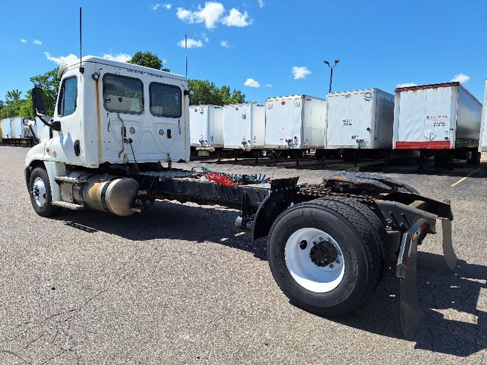 Day Cab Tractor-Heavy Duty Tractors-Freightliner-2018-Cascadia 12542ST-Elkhart-IN-409,611\n\t\tmiles-$ 28,750 - Image 5