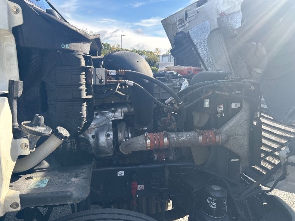 Day Cab Tractor-Heavy Duty Tractors-Freightliner-2018-Cascadia 12542ST-Fitchburg-MA-293,522\n\t\tmiles-$ 28,750 - Image 15