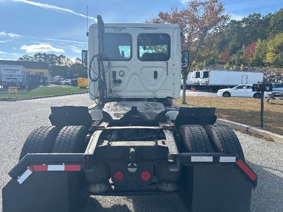 Day Cab Tractor-Heavy Duty Tractors-Freightliner-2018-Cascadia 12542ST-Fitchburg-MA-293,522\n\t\tmiles-$ 28,750 - Image 6