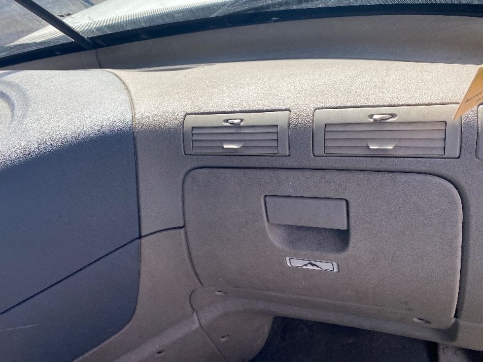 Day Cab Tractor-Heavy Duty Tractors-Freightliner-2018-Cascadia 12542ST-Fitchburg-MA-305,283\n\t\tmiles-$ 35,000 - Image 13