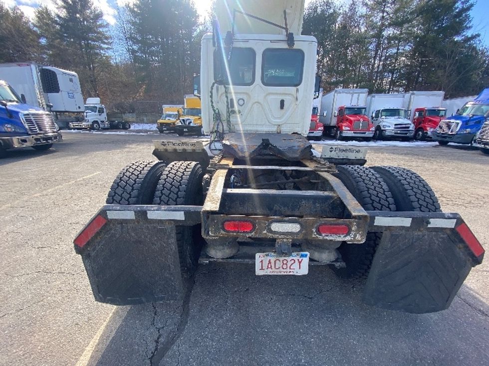 Day Cab Tractor-Heavy Duty Tractors-Freightliner-2018-Cascadia 12542ST-Fitchburg-MA-305,283\n\t\tmiles-$ 35,000 - Image 6
