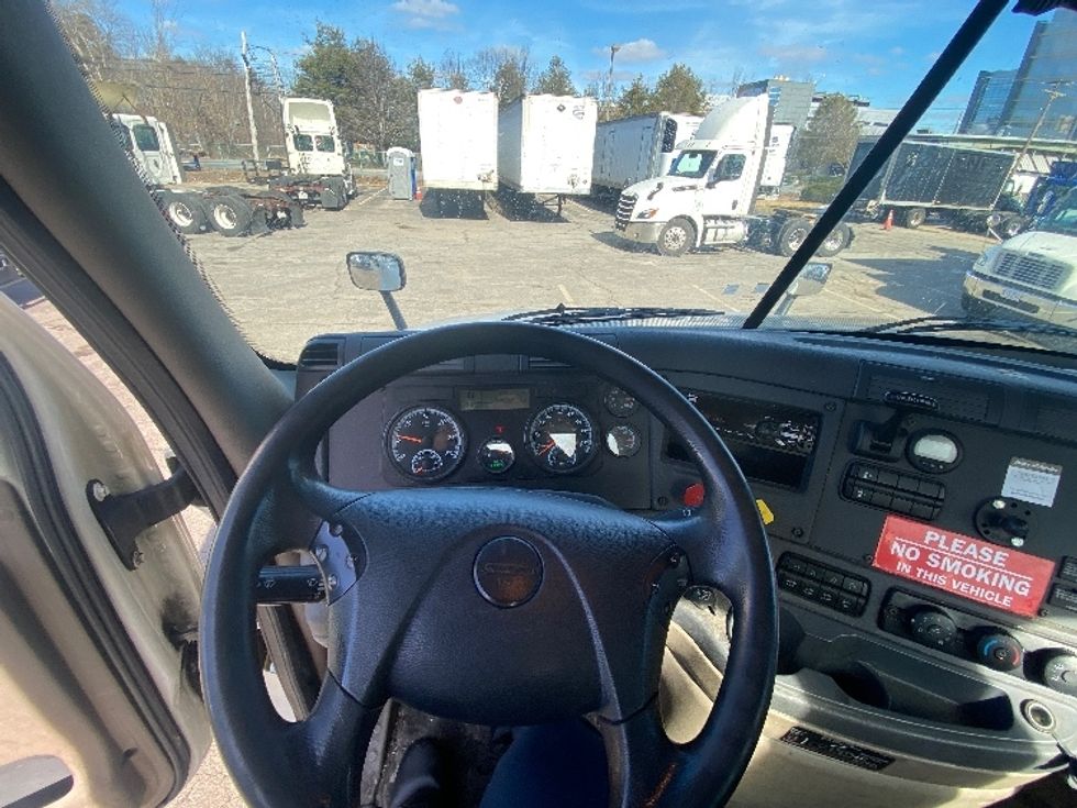 Day Cab Tractor-Heavy Duty Tractors-Freightliner-2018-Cascadia 12542ST-Fitchburg-MA-328,181\n\t\tmiles-$ 34,000 - Image 11
