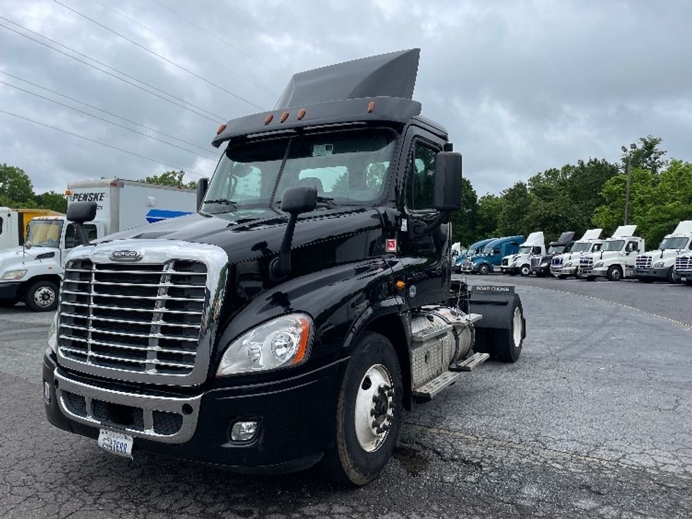 Day Cab Tractor-Heavy Duty Tractors-Freightliner-2018-Cascadia 12542ST-Fontana-CA-376,248\n\t\tmiles-$ 13,000 - Image 3