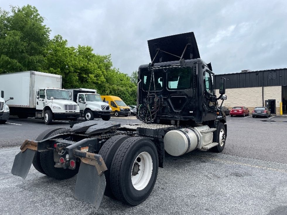 Day Cab Tractor-Heavy Duty Tractors-Freightliner-2018-Cascadia 12542ST-Fontana-CA-376,248\n\t\tmiles-$ 13,000 - Image 7