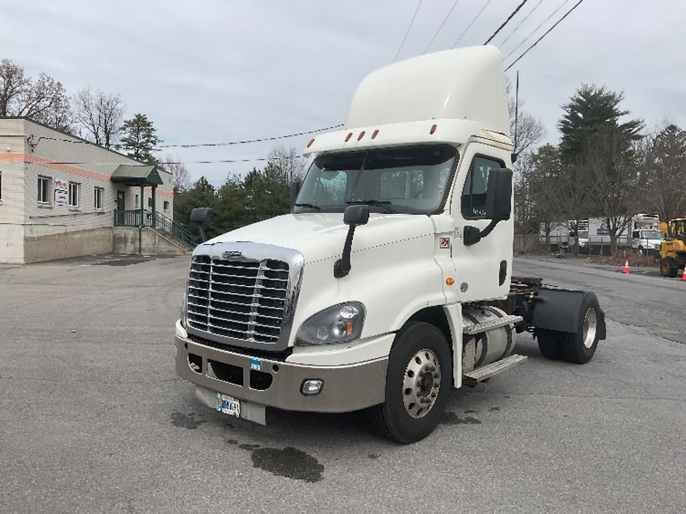 Day Cab Tractor-Heavy Duty Tractors-Freightliner-2018-Cascadia 12542ST-Guilderland Center-NY-400,431\n\t\tmiles-$ 35,500 - Image 3