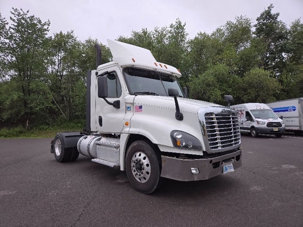 Day Cab Tractor-Heavy Duty Tractors-Freightliner-2018-Cascadia 12542ST-Hazleton-PA-467,043\n\t\tmiles-$ 24,750 - Image 1