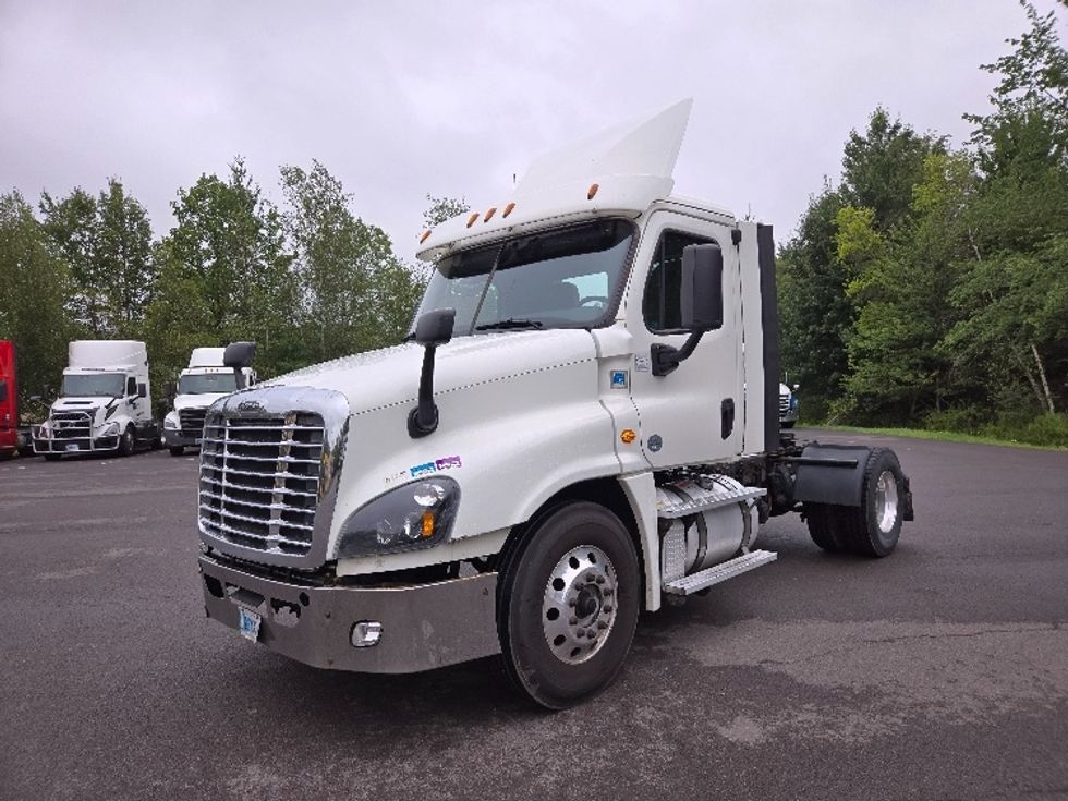Day Cab Tractor-Heavy Duty Tractors-Freightliner-2018-Cascadia 12542ST-Hazleton-PA-467,043\n\t\tmiles-$ 24,750 - Image 3