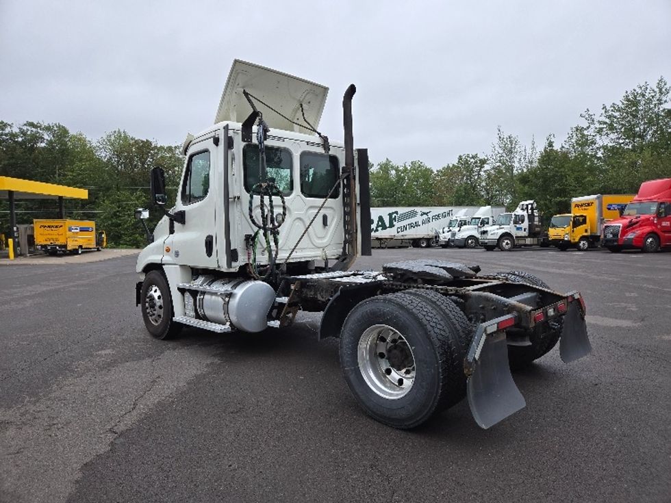 Day Cab Tractor-Heavy Duty Tractors-Freightliner-2018-Cascadia 12542ST-Hazleton-PA-467,043\n\t\tmiles-$ 24,750 - Image 5
