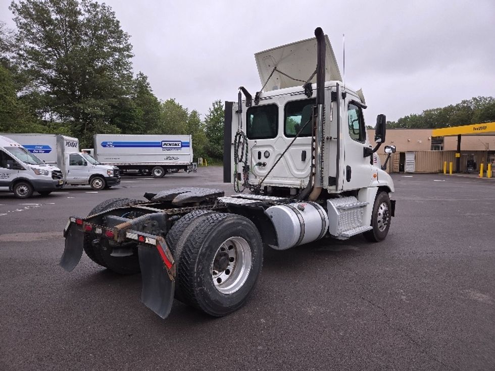 Day Cab Tractor-Heavy Duty Tractors-Freightliner-2018-Cascadia 12542ST-Hazleton-PA-467,043\n\t\tmiles-$ 24,750 - Image 7