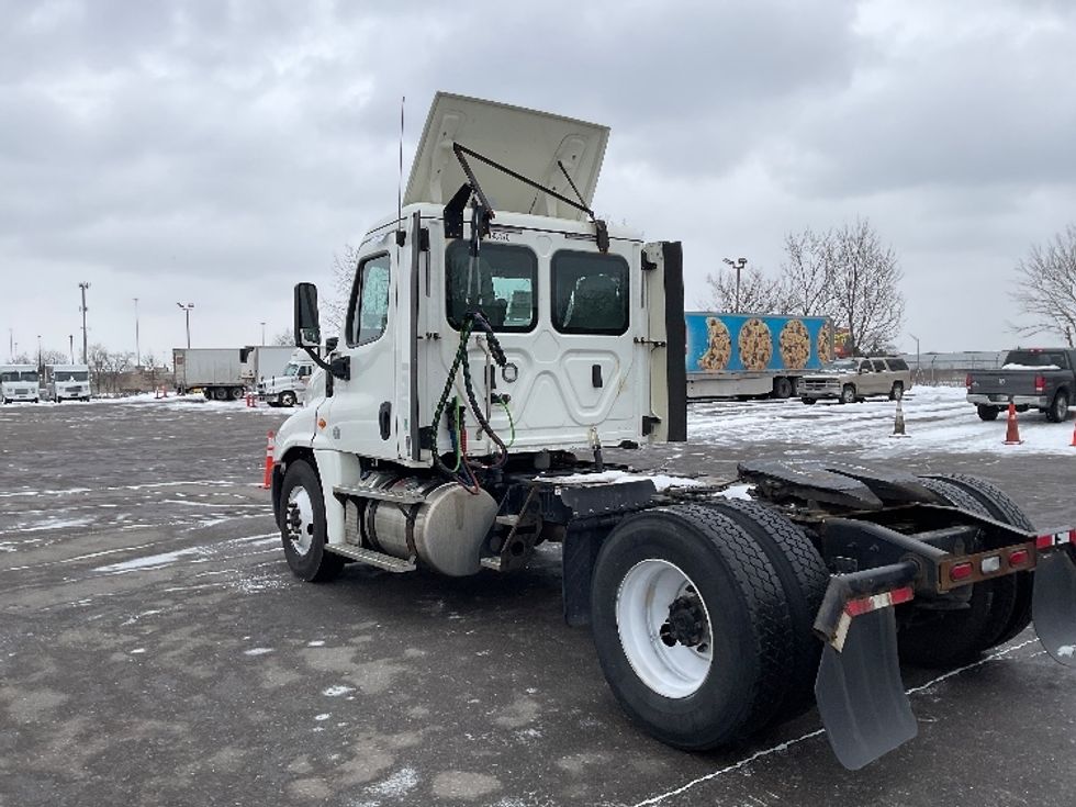 2018 Freightliner Cascadia 125" Sleeper Cab photo 5