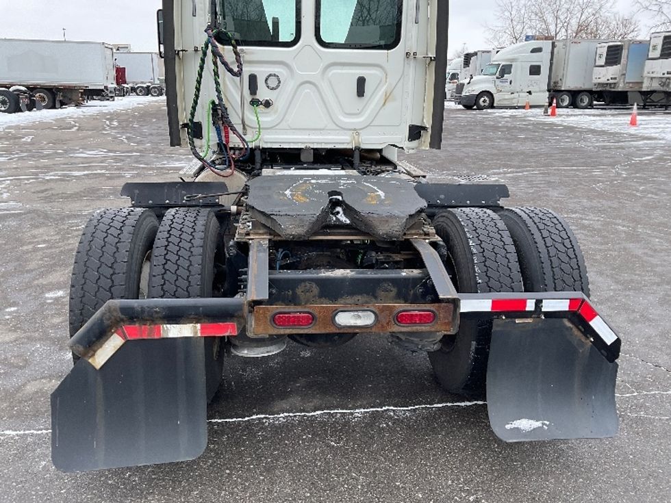 2018 Freightliner Cascadia 125" Sleeper Cab photo 6