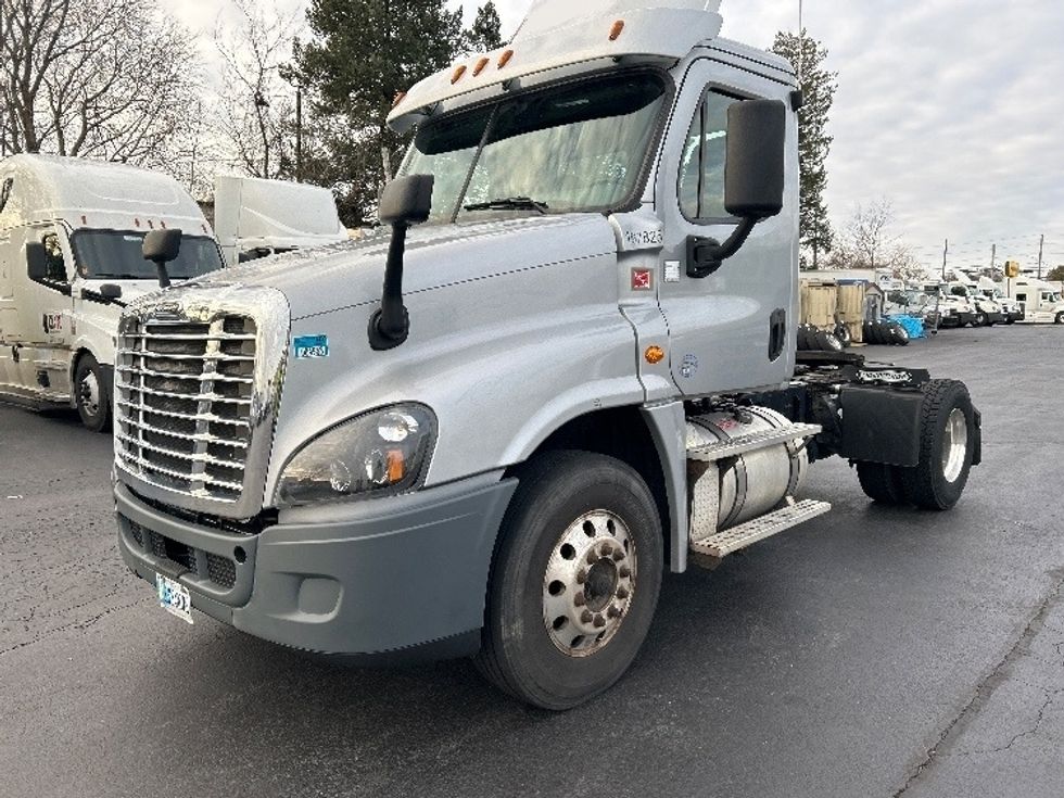Day Cab Tractor-Heavy Duty Tractors-Freightliner-2018-Cascadia 12542ST-Lancaster-PA-238,478\n\t\tmiles-$ 37,500 - Image 3