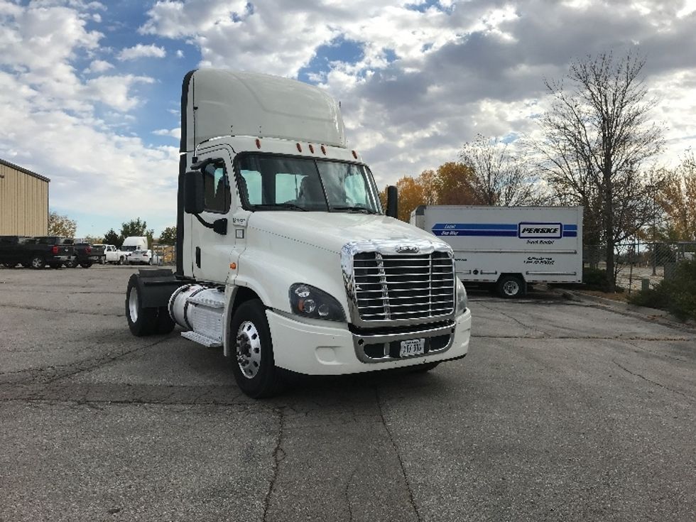 Day Cab Tractor-Heavy Duty Tractors-Freightliner-2018-Cascadia 12542ST-Lincoln-NE-443,549\n\t\tmiles-$ 29,000 - Image 1