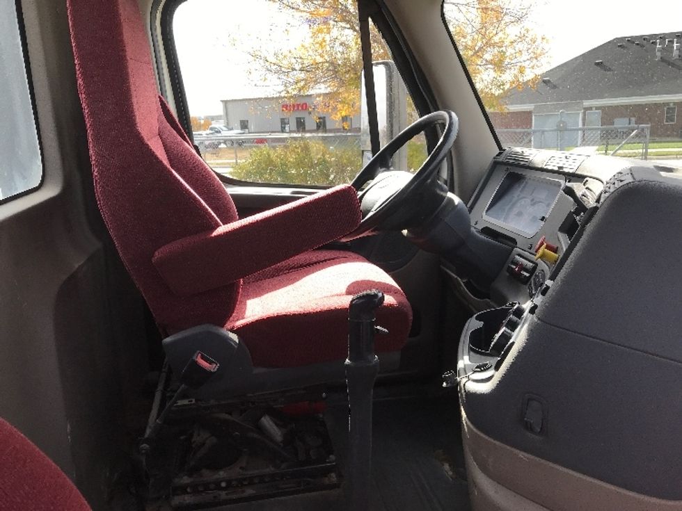 Day Cab Tractor-Heavy Duty Tractors-Freightliner-2018-Cascadia 12542ST-Lincoln-NE-443,549\n\t\tmiles-$ 29,000 - Image 13