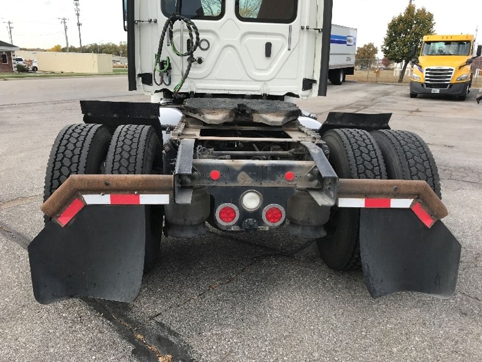 Day Cab Tractor-Heavy Duty Tractors-Freightliner-2018-Cascadia 12542ST-Lincoln-NE-443,549\n\t\tmiles-$ 29,000 - Image 6