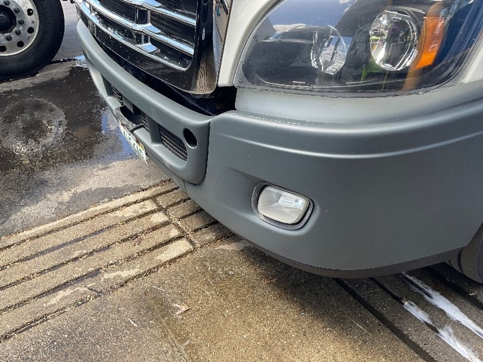Day Cab Tractor-Heavy Duty Tractors-Freightliner-2018-Cascadia 12542ST-Londonderry-NH-324,421\n\t\tmiles-$ 30,500 - Image 19