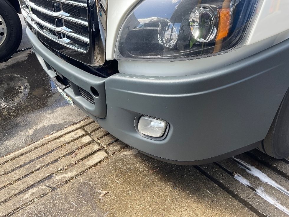 Day Cab Tractor-Heavy Duty Tractors-Freightliner-2018-Cascadia 12542ST-Londonderry-NH-324,421\n\t\tmiles-$ 30,500 - Image 21