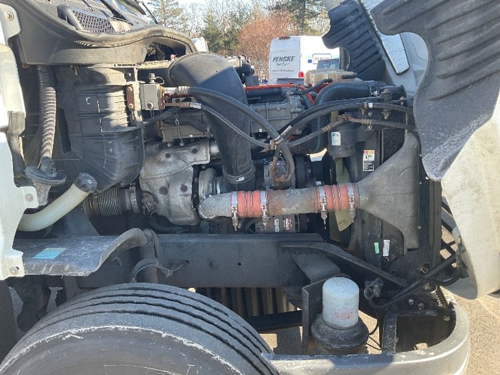 Day Cab Tractor-Heavy Duty Tractors-Freightliner-2018-Cascadia 12542ST-Londonderry-NH-328,601\n\t\tmiles-$ 36,000 - Image 15