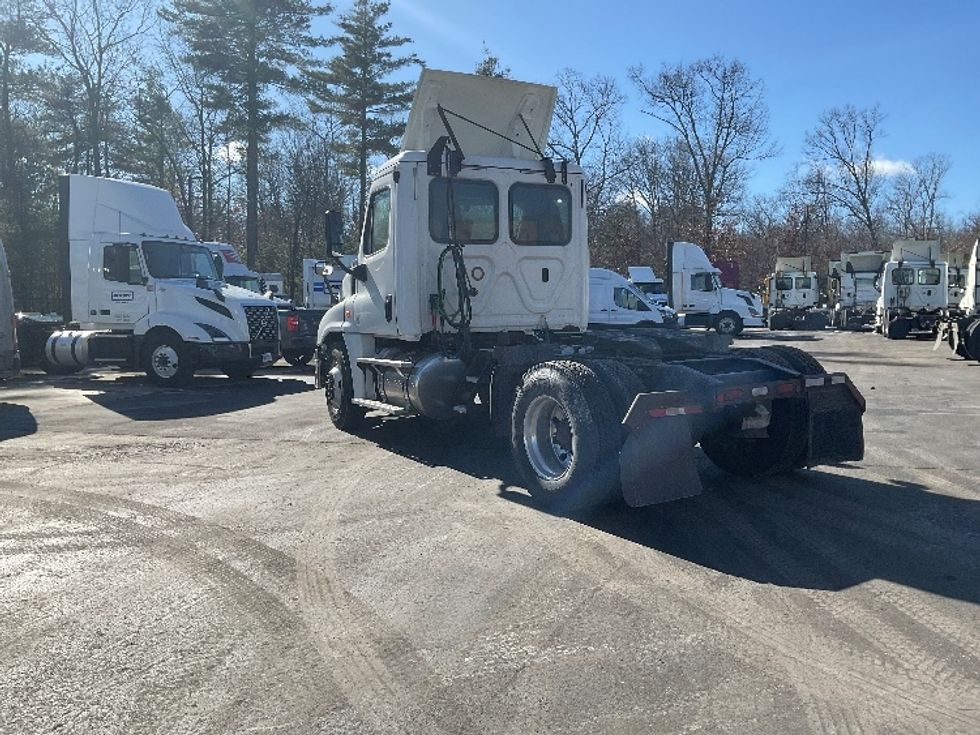 Day Cab Tractor-Heavy Duty Tractors-Freightliner-2018-Cascadia 12542ST-Londonderry-NH-328,601\n\t\tmiles-$ 36,000 - Image 5