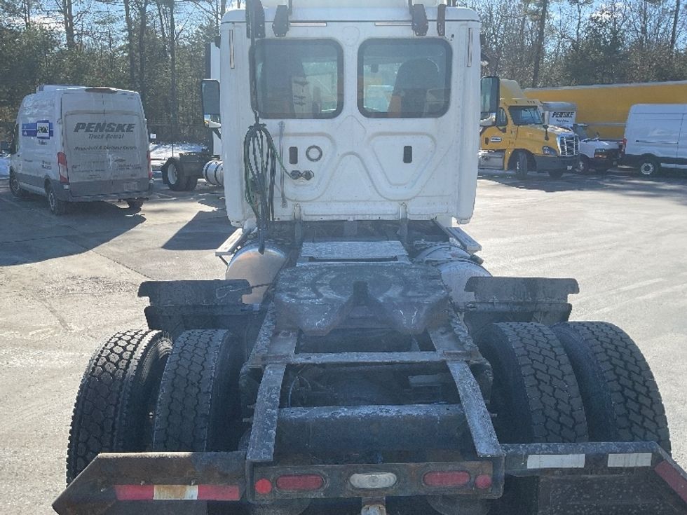 Day Cab Tractor-Heavy Duty Tractors-Freightliner-2018-Cascadia 12542ST-Londonderry-NH-328,601\n\t\tmiles-$ 36,000 - Image 6