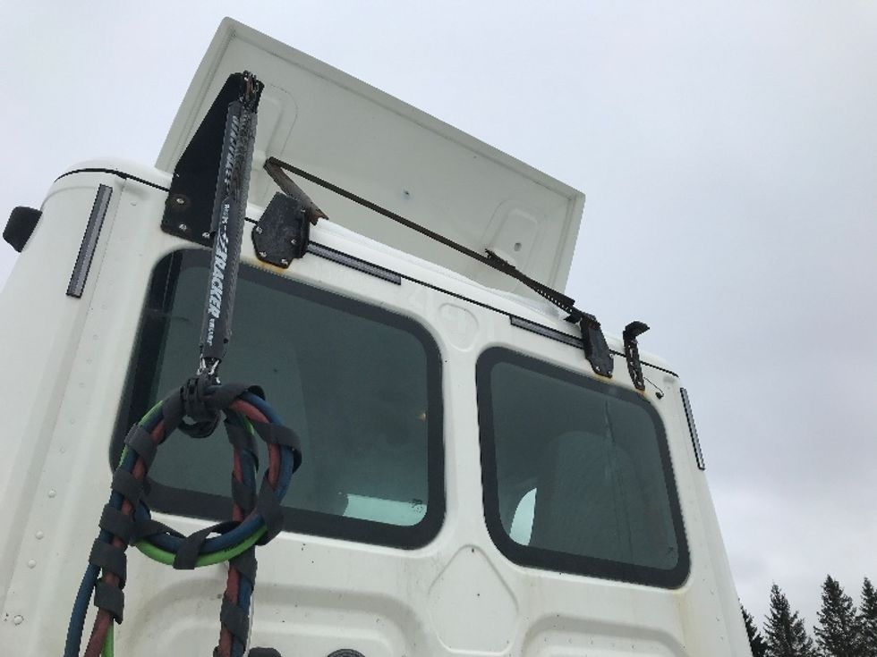 Day Cab Tractor-Heavy Duty Tractors-Freightliner-2018-Cascadia 12542ST-Londonderry-NH-330,678\n\t\tmiles-$ 32,750 - Image 17