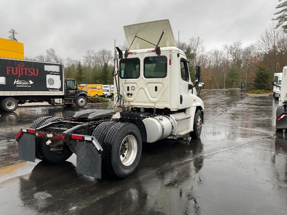 Day Cab Tractor-Heavy Duty Tractors-Freightliner-2018-Cascadia 12542ST-Londonderry-NH-345,869\n\t\tmiles-$ 29,500 - Image 7