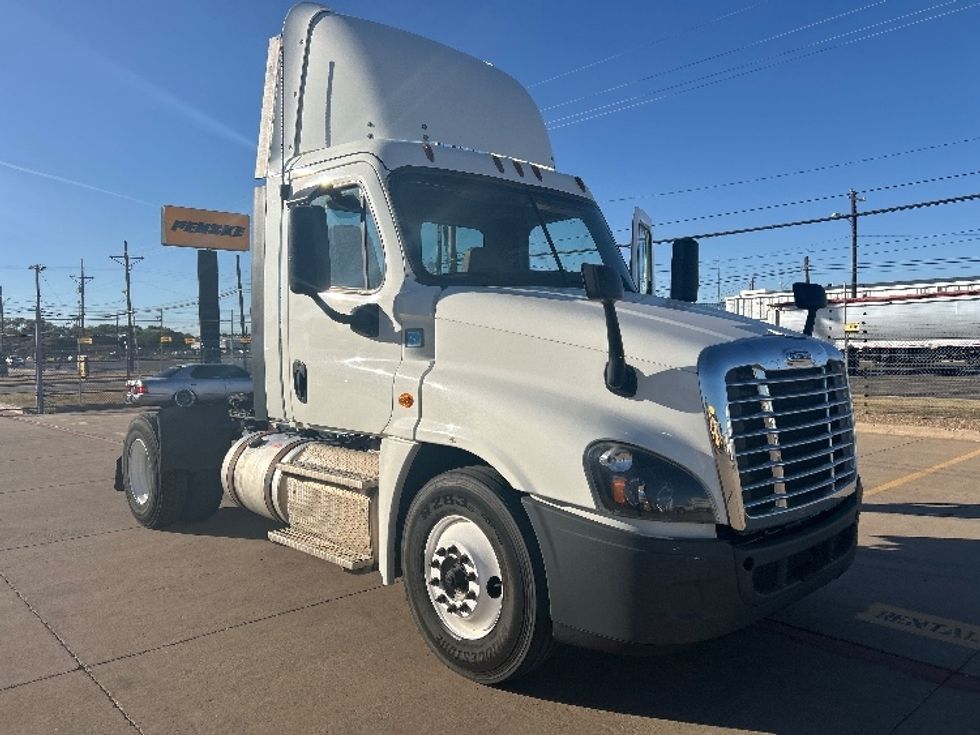 Day Cab Tractor-Heavy Duty Tractors-Freightliner-2018-Cascadia 12542ST-Lubbock-TX-462,927\n\t\tmiles-$ 25,500 - Image 3