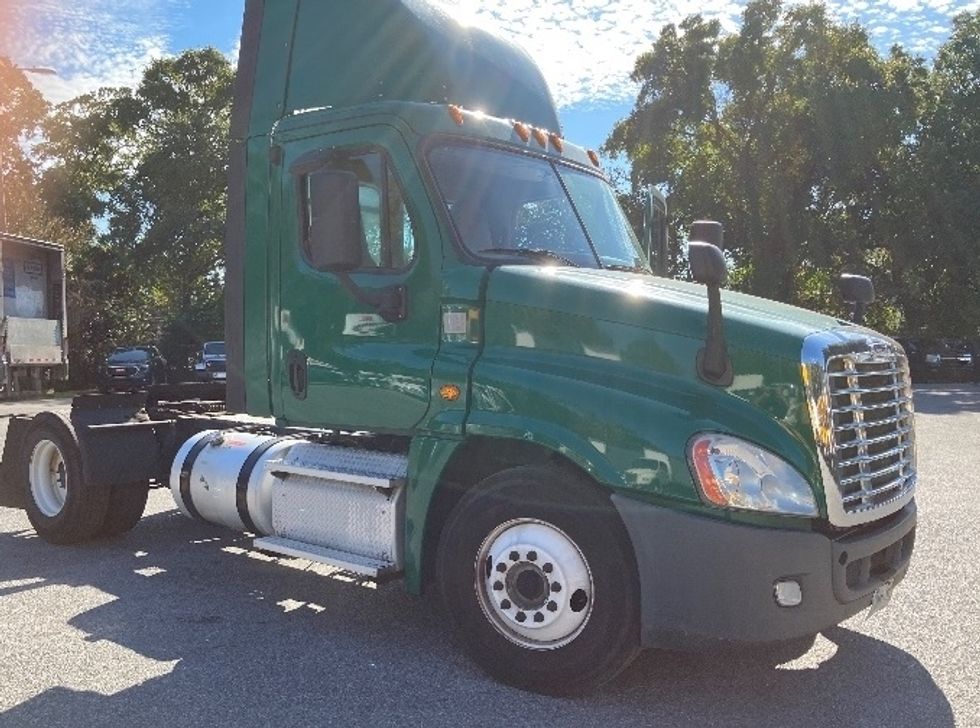 Day Cab Tractor-Heavy Duty Tractors-Freightliner-2018-Cascadia 12542ST-Pensacola-FL-565,970\n\t\tmiles-$ 21,750 - Image 1