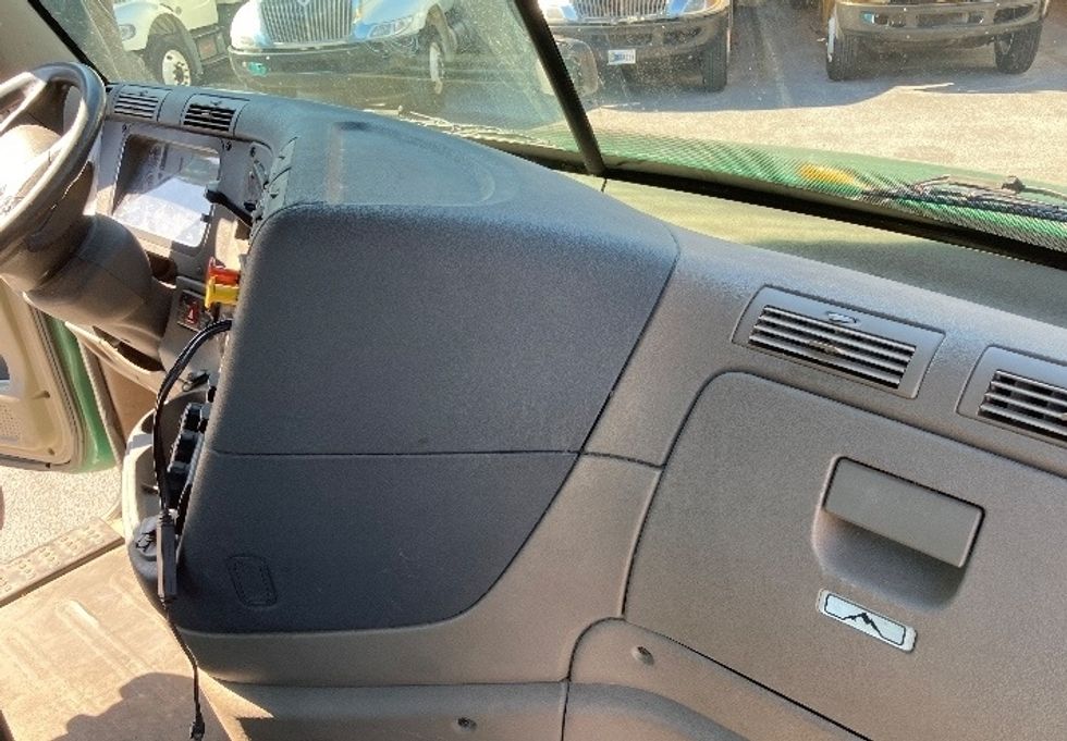 Day Cab Tractor-Heavy Duty Tractors-Freightliner-2018-Cascadia 12542ST-Pensacola-FL-565,970\n\t\tmiles-$ 21,750 - Image 13