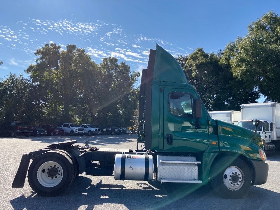 Day Cab Tractor-Heavy Duty Tractors-Freightliner-2018-Cascadia 12542ST-Pensacola-FL-565,970\n\t\tmiles-$ 21,750 - Image 8