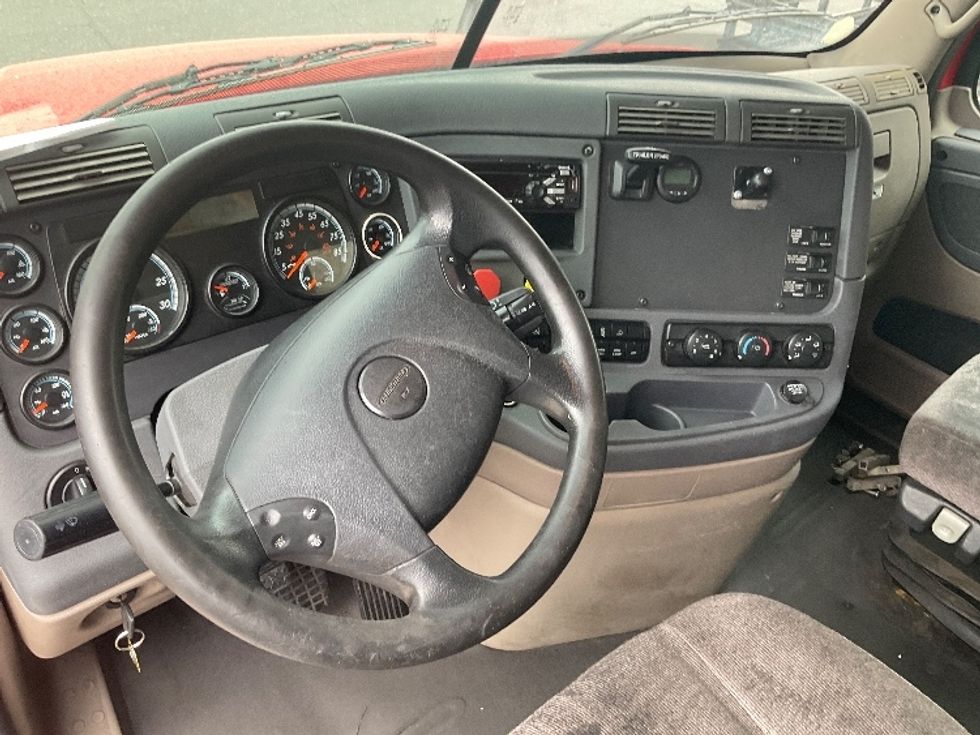 Day Cab Tractor-Heavy Duty Tractors-Freightliner-2018-Cascadia 12542ST-Phoenix-AZ-369,057\n\t\tmiles-$ 32,500 - Image 10