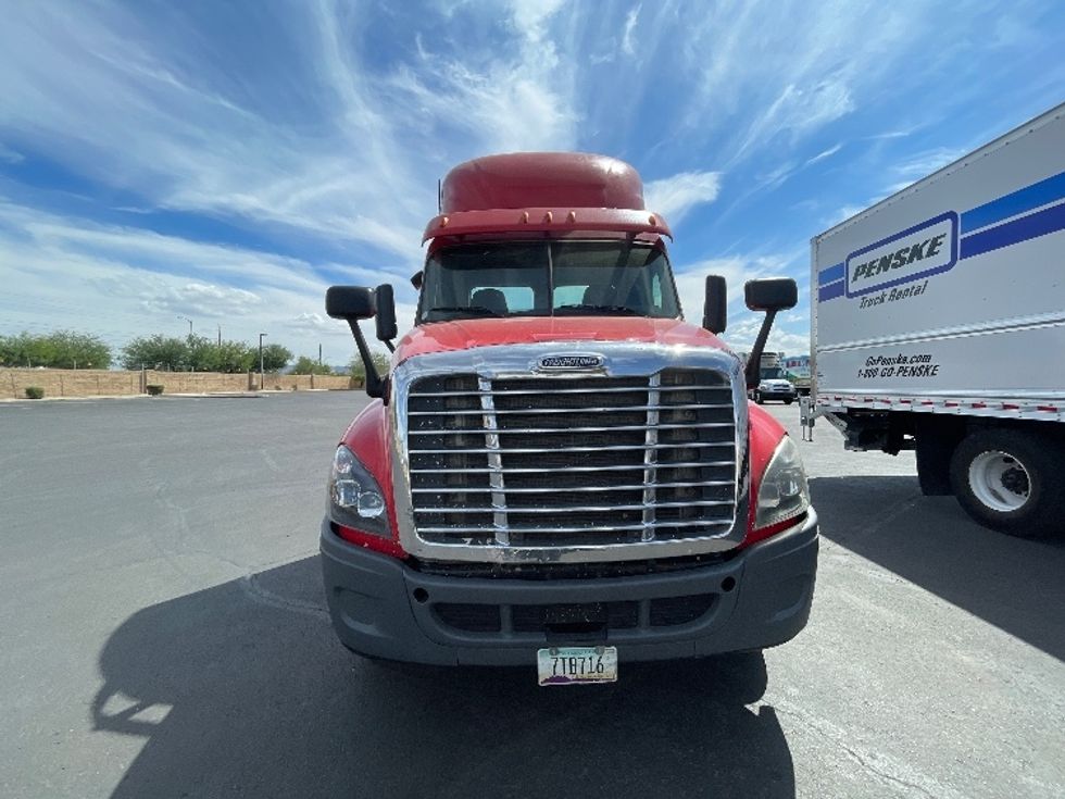 Day Cab Tractor-Heavy Duty Tractors-Freightliner-2018-Cascadia 12542ST-Phoenix-AZ-369,057\n\t\tmiles-$ 32,500 - Image 2