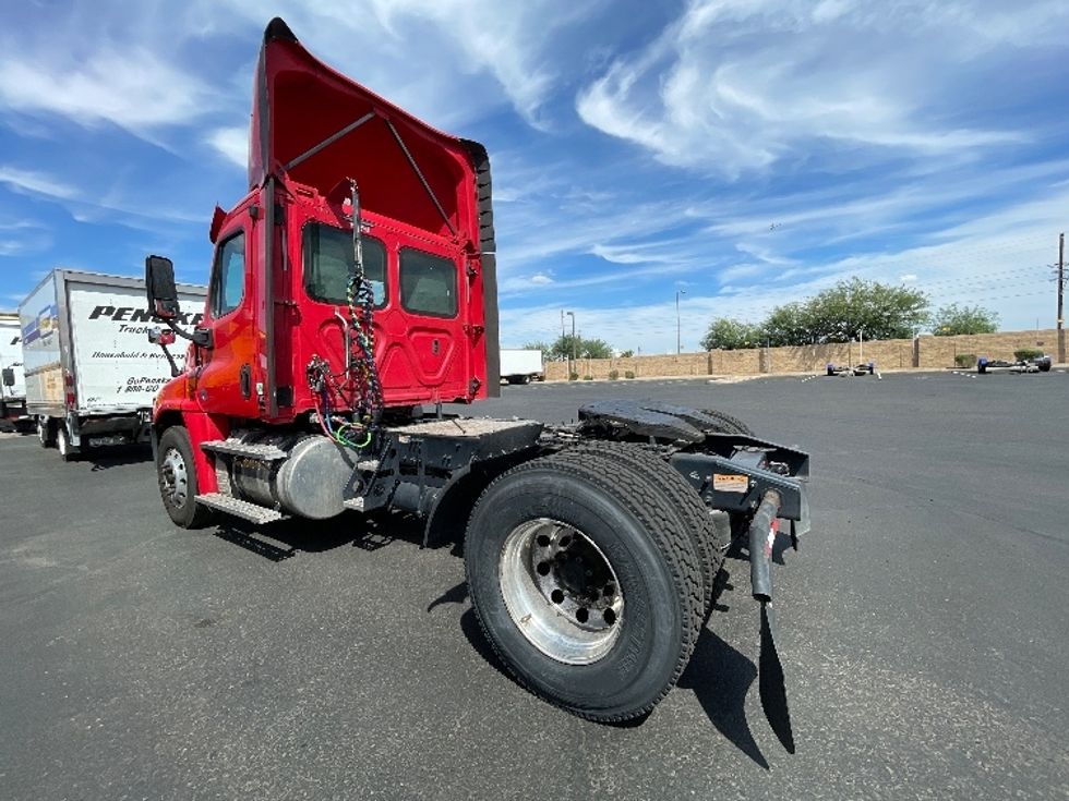 Day Cab Tractor-Heavy Duty Tractors-Freightliner-2018-Cascadia 12542ST-Phoenix-AZ-369,057\n\t\tmiles-$ 32,500 - Image 5