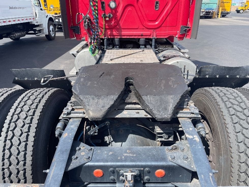 Day Cab Tractor-Heavy Duty Tractors-Freightliner-2018-Cascadia 12542ST-Phoenix-AZ-369,057\n\t\tmiles-$ 32,500 - Image 6