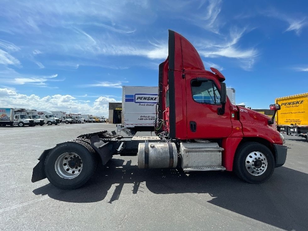 Day Cab Tractor-Heavy Duty Tractors-Freightliner-2018-Cascadia 12542ST-Phoenix-AZ-369,057\n\t\tmiles-$ 32,500 - Image 8