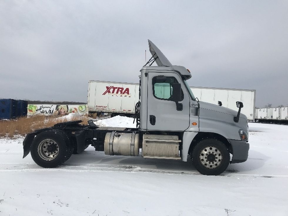 Day Cab Tractor-Heavy Duty Tractors-Freightliner-2018-Cascadia 12542ST-Pottsville-PA-305,538\n\t\tmiles-$ 34,750 - Image 8