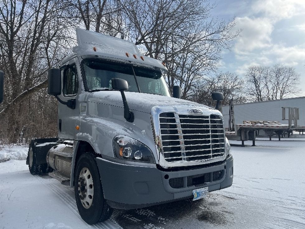 Day Cab Tractor-Heavy Duty Tractors-Freightliner-2018-Cascadia 12542ST-Rochester-NY-142,677\n\t\tmiles-$ 37,500 - Image 1