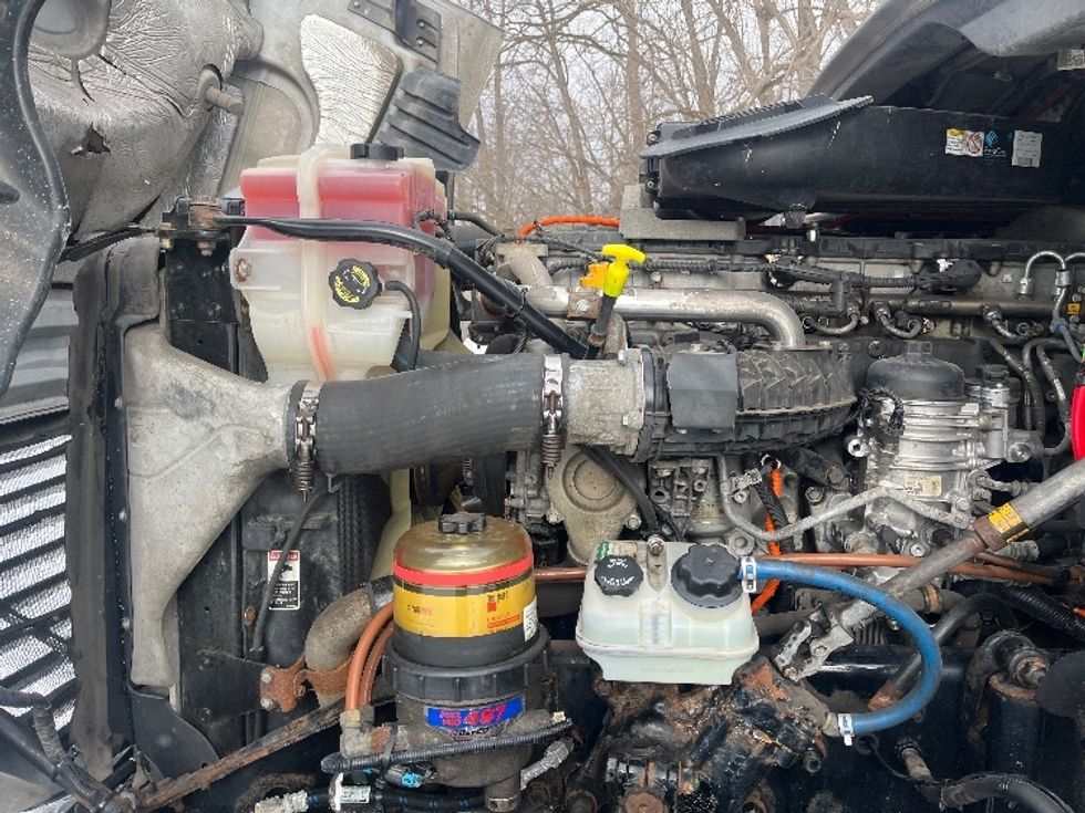 Day Cab Tractor-Heavy Duty Tractors-Freightliner-2018-Cascadia 12542ST-Rochester-NY-142,677\n\t\tmiles-$ 37,500 - Image 16